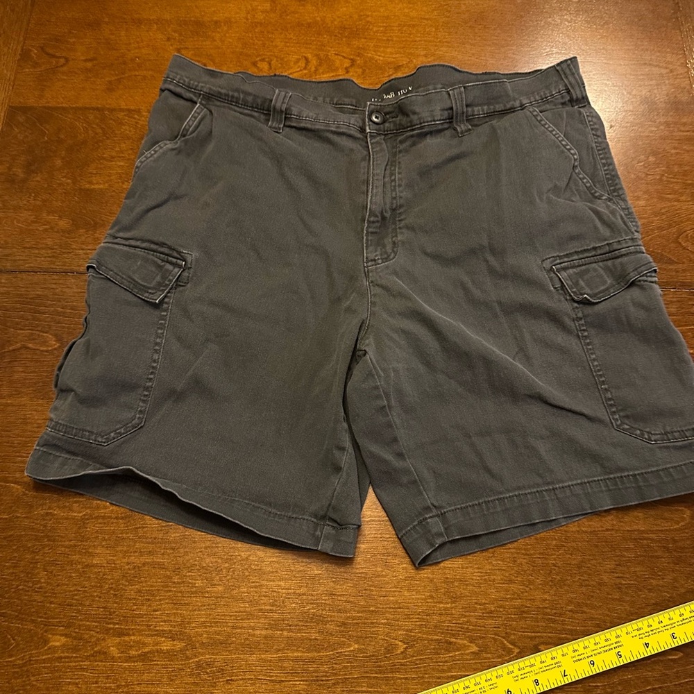 Croft & Barrow Men’s Dark Blue Cargo Shorts size 40